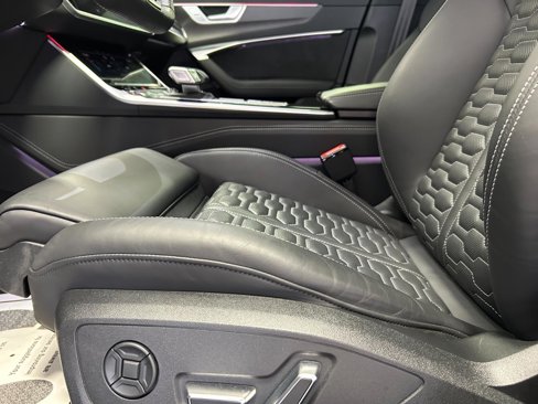 Used 2025 Audi RS 6 performance image 18