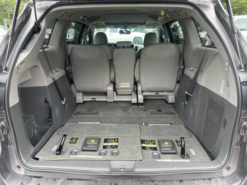 Used 2015 Toyota Sienna XLE Premium image 18