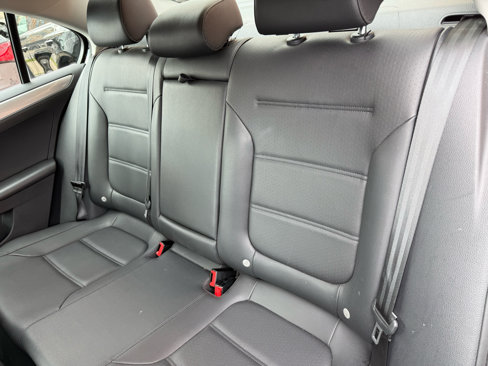 Used 2017 Volkswagen Jetta SE image 7