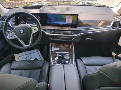 Used 2025 BMW X7 xDrive40i image 14