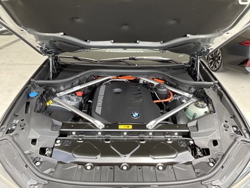 New 2026 BMW X5 xDrive50e w/ Premium Package image 36