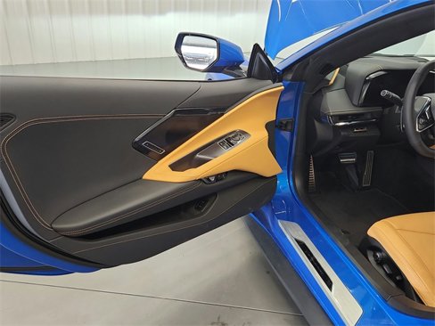 Used 2024 Chevrolet Corvette Stingray Preferred Cpe w/ Stealth Interior Trim Package image 28