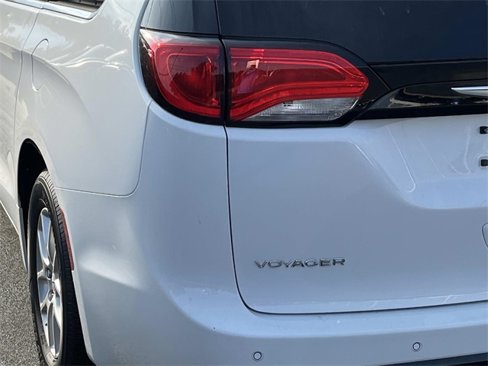 New 2026 Chrysler Voyager LX image 5