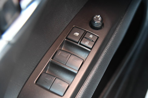 Used 2024 Toyota Camry SE image 32