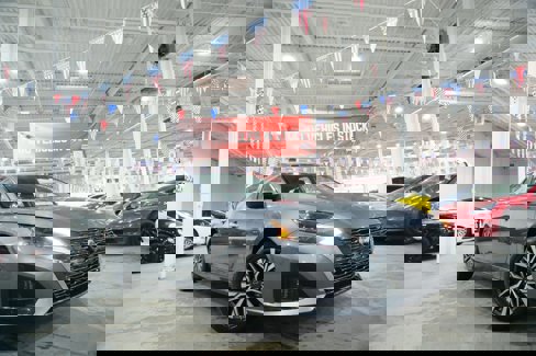 Used 2025 Nissan Altima 2.5 SV image 2