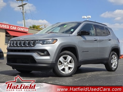 Used 2022 Jeep Compass Latitude image 1