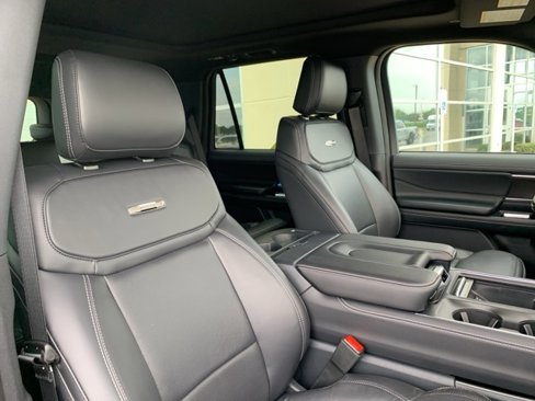 New 2025 Ford Expedition Platinum w/ Stealth Appearance Package image 16