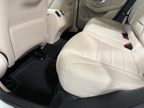Used 2016 Mercedes-Benz GLC 300 4MATIC image 21