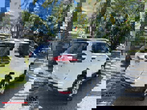 Used 2017 Nissan Rogue S image 5