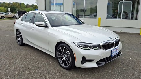 Used 2021 BMW 330i xDrive Sedan w/ Premium Package image 2