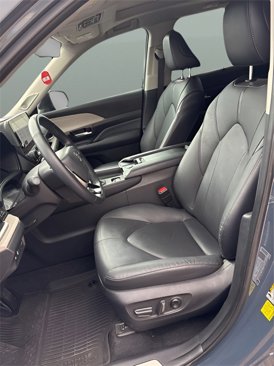 Used 2024 Toyota Grand Highlander Limited image 10