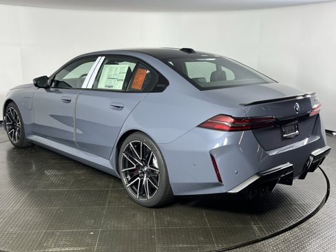 New 2026 BMW M5 w/ Carbon Package image 6