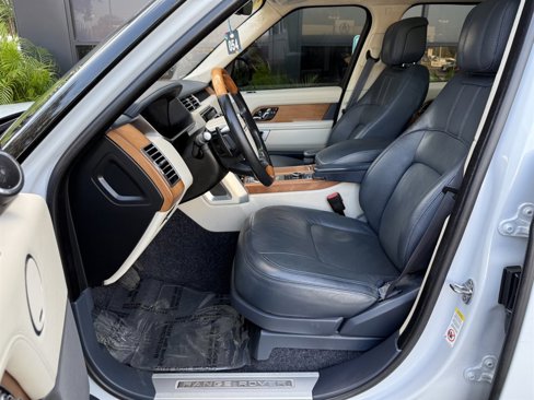 Used 2020 Land Rover Range Rover HSE image 13