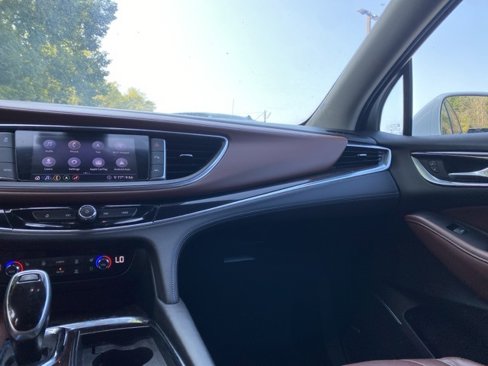 Used 2020 Buick Enclave Avenir w/ Avenir Technology Package image 28