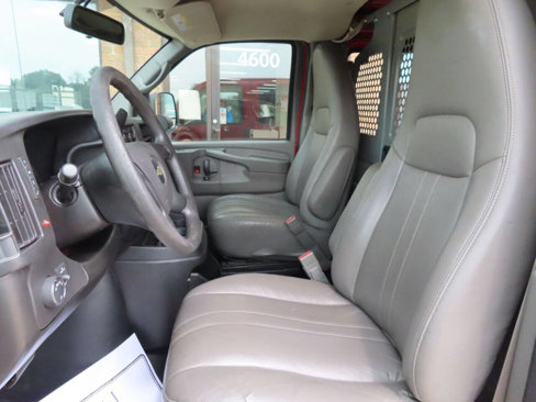 Used 2015 Chevrolet Express 2500 image 11