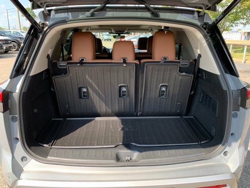 Used 2024 Nissan Pathfinder Platinum w/ Cargo Package image 7