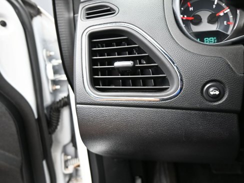 Used 2013 Chrysler 200 Touring image 29