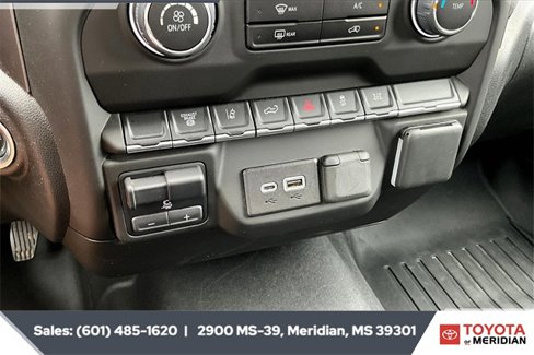 Used 2024 Chevrolet Silverado 3500 W/T image 23
