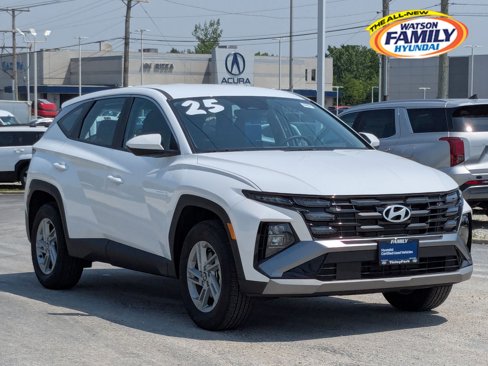 Certified 2025 Hyundai Tucson SE image 1