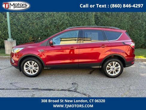 Used 2017 Ford Escape SE w/ Equipment Group 201A image 6