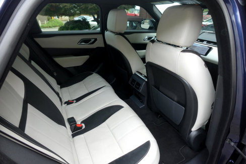 Used 2021 Land Rover Range Rover Velar R-Dynamic S image 10