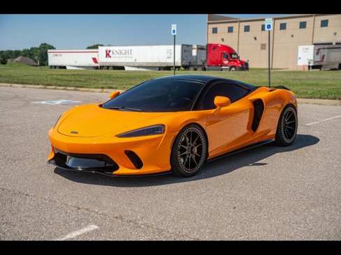 Used 2021 McLaren GT image 1