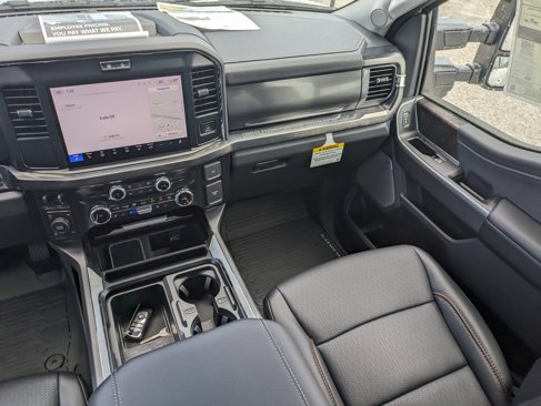 New 2025 Ford F250 Lariat w/ Black Appearance Package image 15