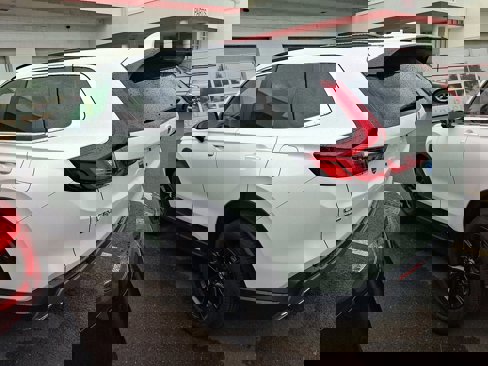 Used 2025 Honda CR-V Sport-L image 3