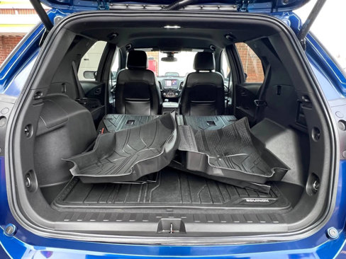Used 2022 Chevrolet Equinox RS w/ LPO, Floor Liner Package image 16