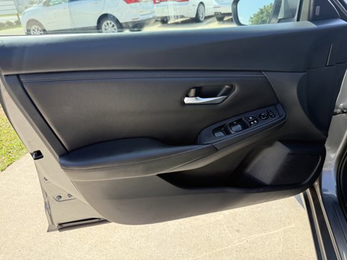 Used 2024 Nissan Sentra SV image 18
