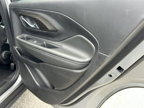 Used 2024 GMC Terrain SLE image 23
