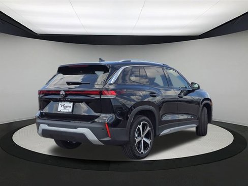 New 2025 Volkswagen Tiguan SE image 7