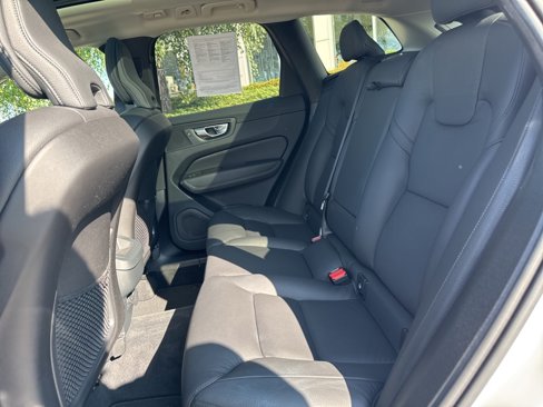 Certified 2025 Volvo XC60 B5 Plus image 31