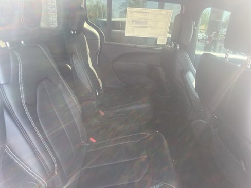 New 2026 Chrysler Pacifica Select image 16