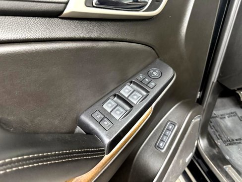 Used 2019 GMC Yukon XL Denali image 25