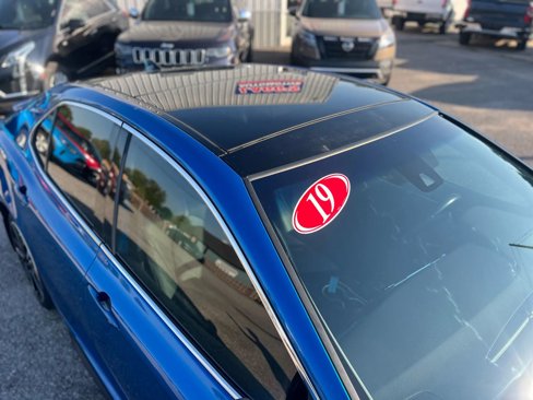 Used 2019 Toyota Camry XSE image 10