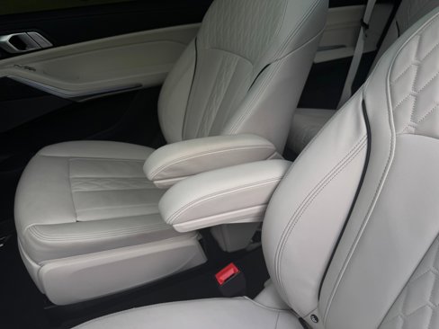 Used 2025 BMW X7 xDrive40i w/ M Sport Package image 63