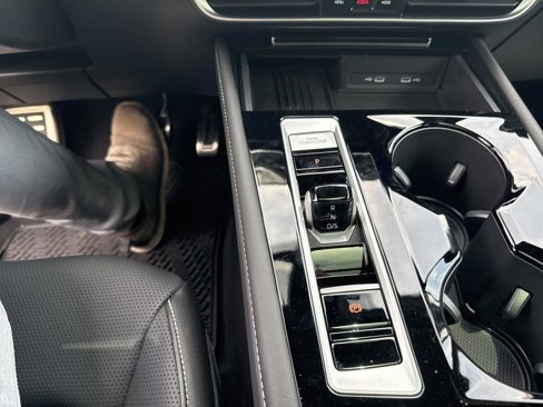 New 2025 Volkswagen Atlas Cross Sport SEL R-Line image 15