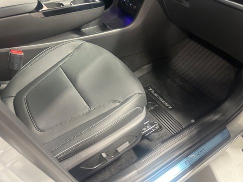 Used 2025 Hyundai Tucson Limited image 21