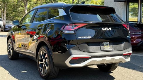 Used 2024 Kia Sportage EX image 4