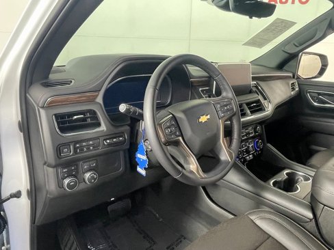 Used 2023 Chevrolet Suburban High Country image 13