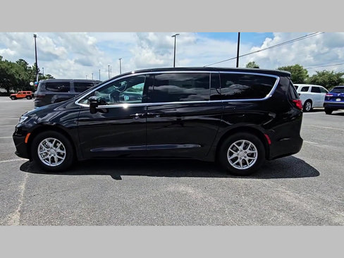 New 2026 Chrysler Pacifica Select image 25