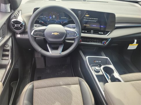 New 2026 Chevrolet Equinox LT w/ Convenience Package II image 8
