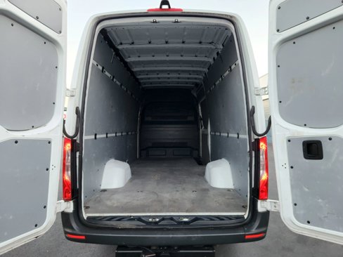 Used 2021 Mercedes-Benz Sprinter 3500 image 16
