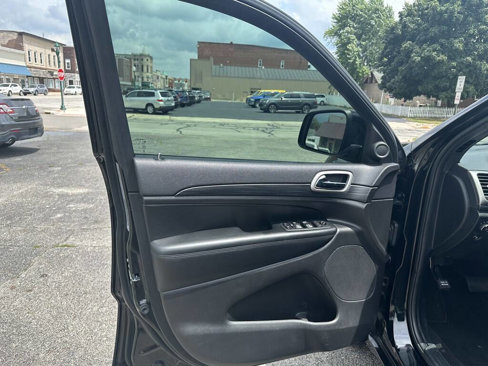 Used 2020 Jeep Grand Cherokee Altitude image 13