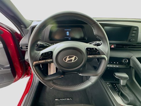 Certified 2025 Hyundai Elantra Sport image 11