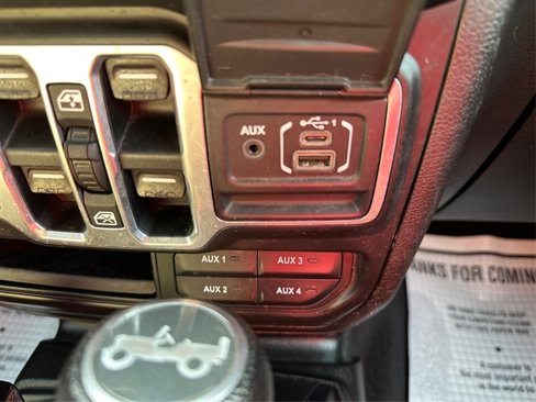 Used 2018 Jeep Wrangler Unlimited Sport S image 39
