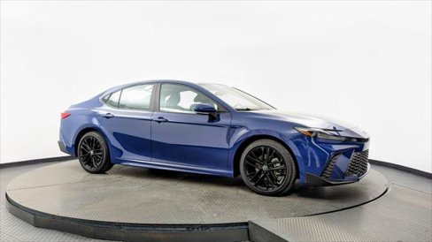 Used 2025 Toyota Camry SE image 11