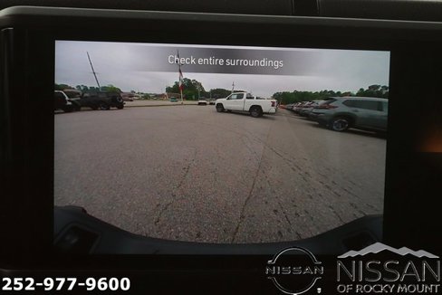 Used 2025 Jeep Gladiator Sport image 24