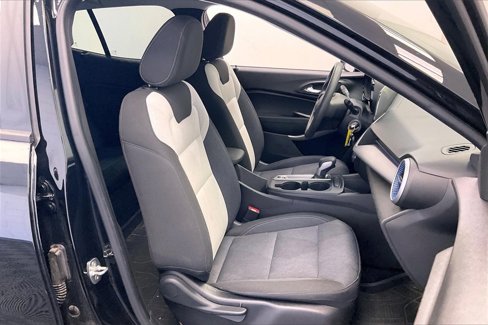 Used 2024 Chevrolet Trax LS w/ LS Convenience Package image 6